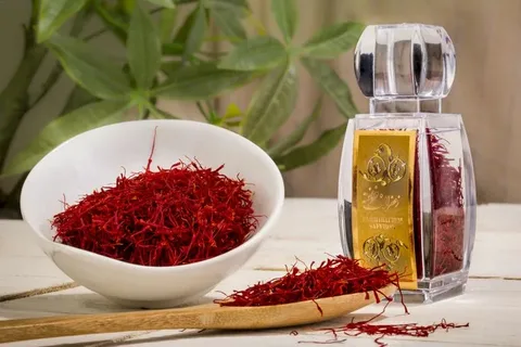 زعفران عاقله قائنات با عطر و رنگ‌ دهی بالا